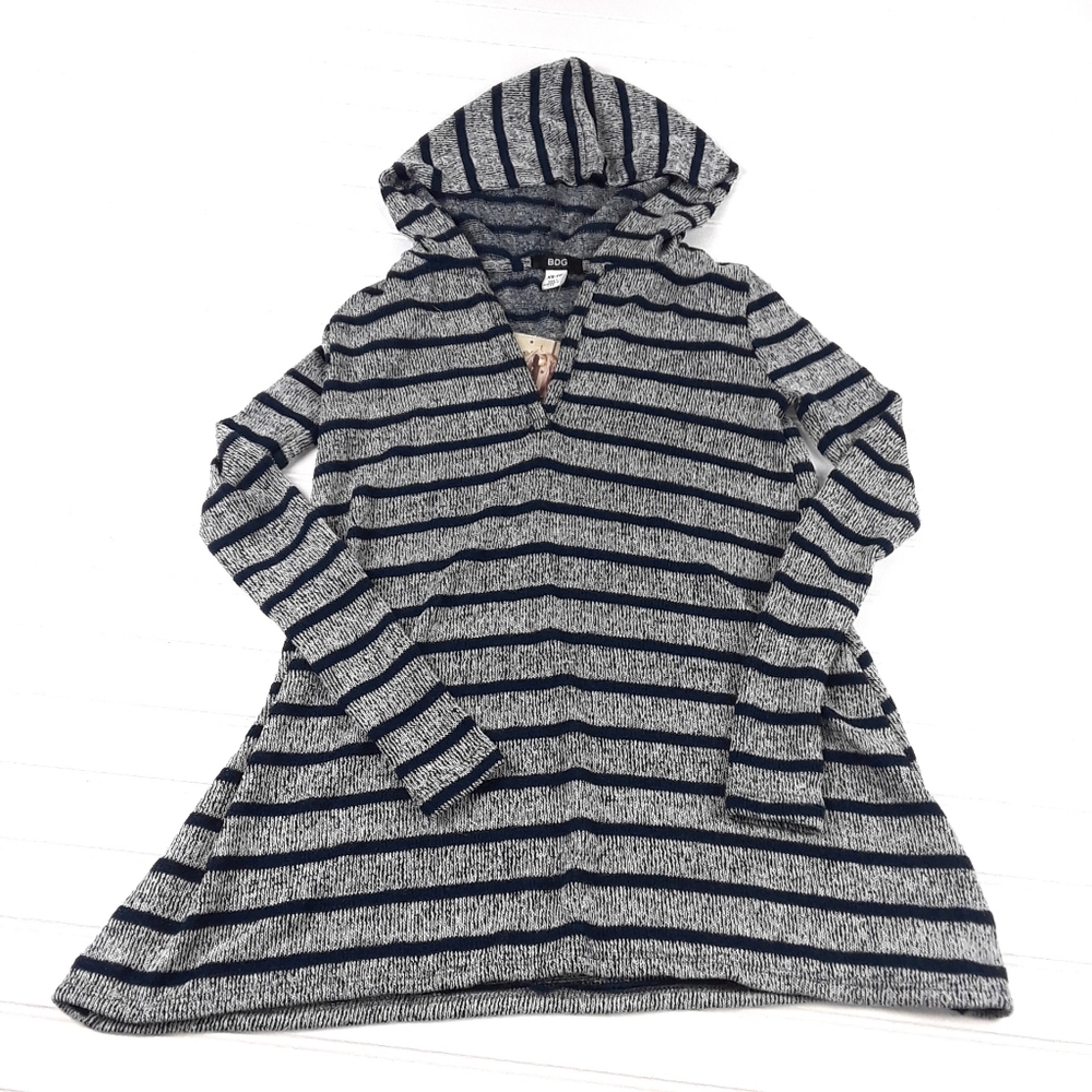 BDG Women's Urban Outfitters hooded puller over extra small long sleeve.